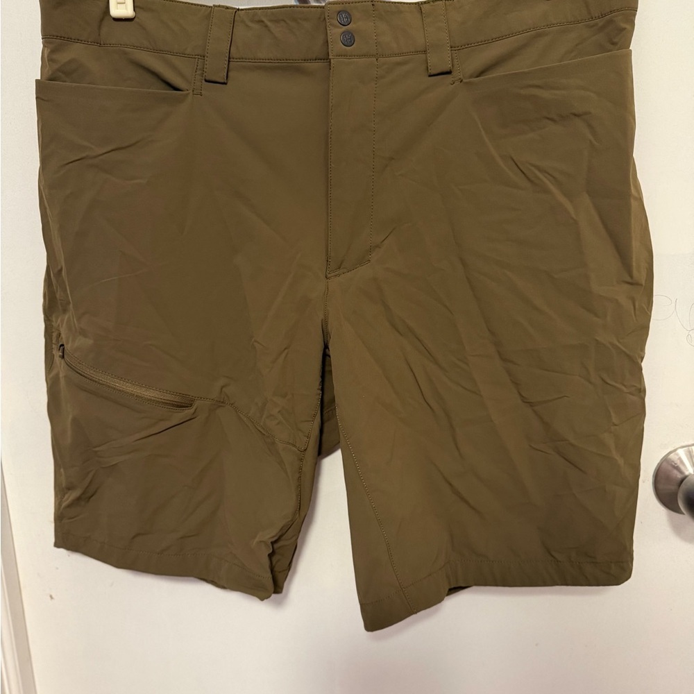 Duluth Trading Co Brown Cargo Shorts